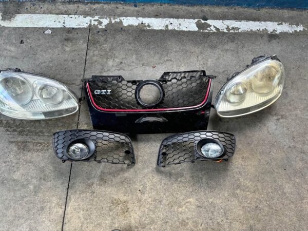 Juego Original de Parrilla y Luces para Volkswagen Jetta/Bora GLI (2006-2010)